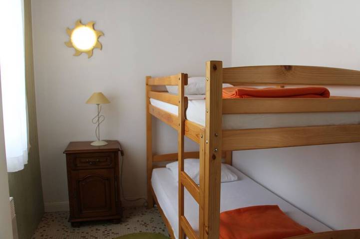 Location de vacances pour 4 personnes, avec jardin à Breuillet - 3