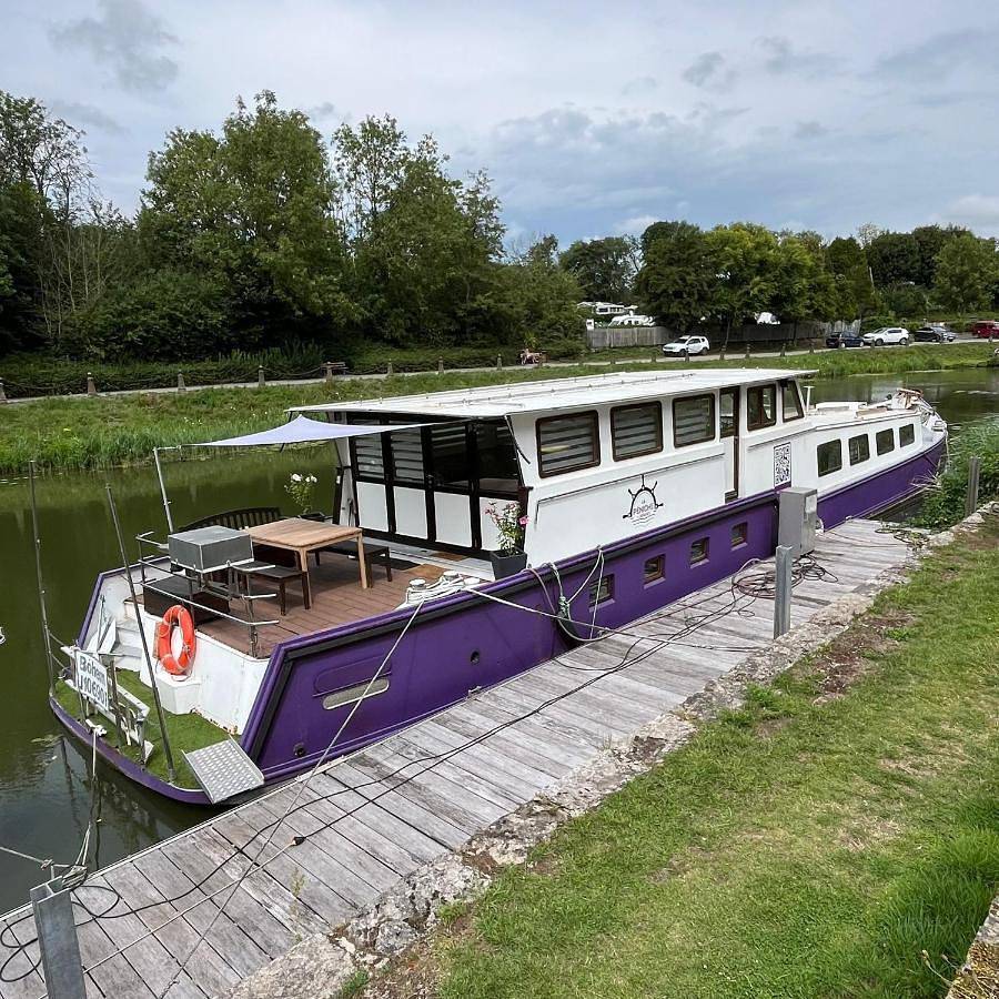 Nuit insolite à bord d'une péniche, 6 personnes in Bergues, Région de Dunkerque
