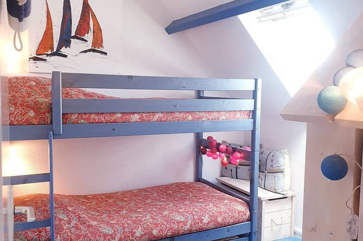 Location de vacances pour 4 personnes, avec terrasse ainsi que jardin et piscine dans Plage de la Govelle - 4