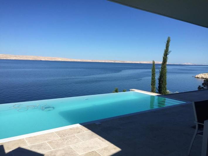 Chalet para 13 personas, con vistas al lago y piscina además de vistas y jardín - 1