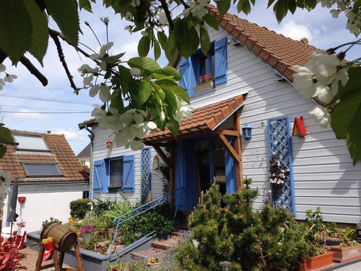 Gîte pour 5 personnes, avec terrasse et jardin à Cottenchy