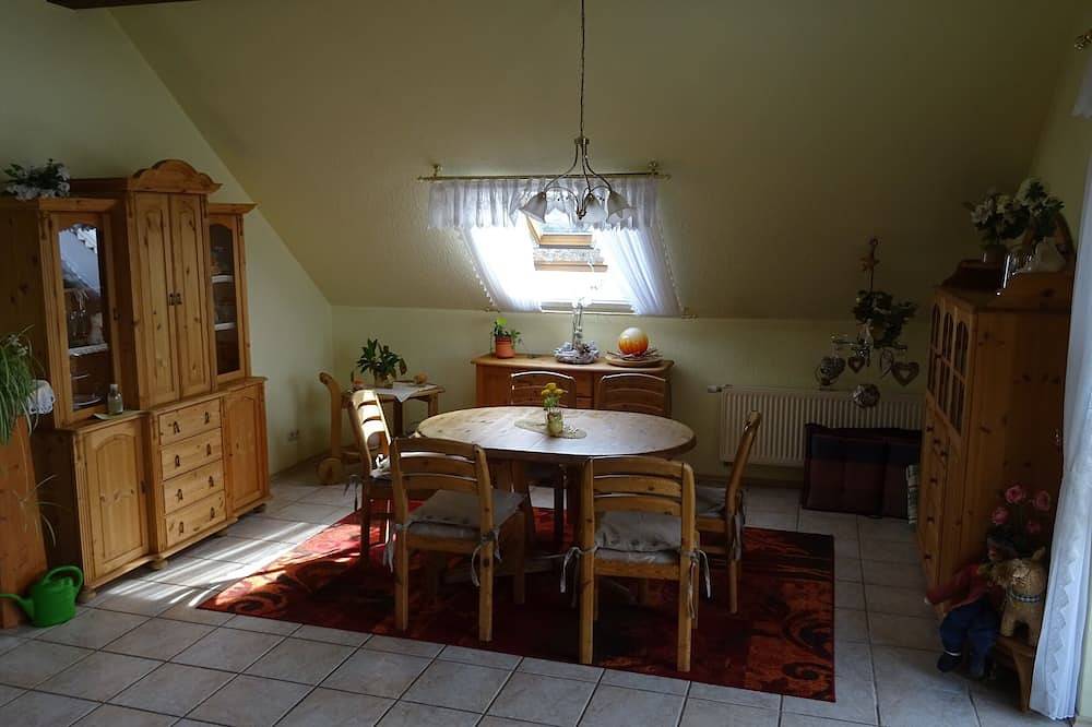 Ganze Wohnung, Ferienwohnung Haus Monika in Altenkirchen (Westerwald), Altenkirchen & Umgebung