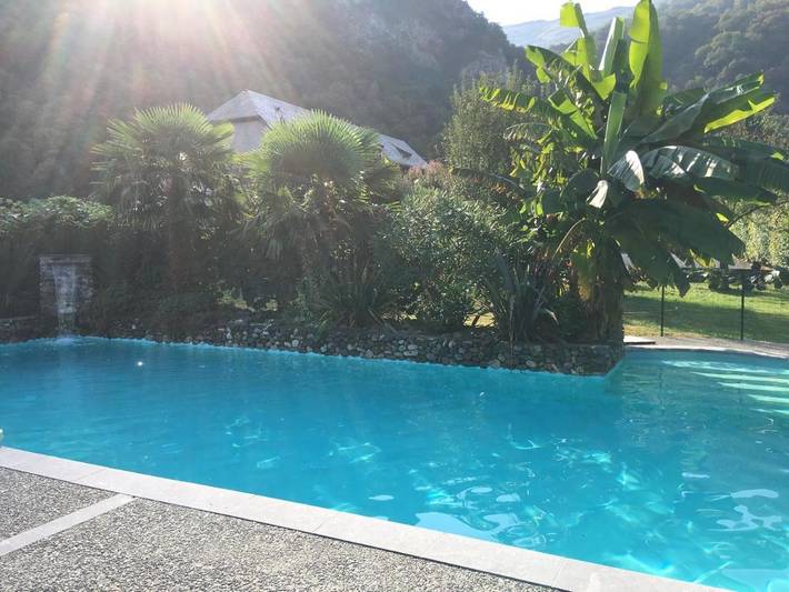 Location de vacances pour 7 personnes, avec Terrasse ainsi que Jardin et Piscine dans Geu