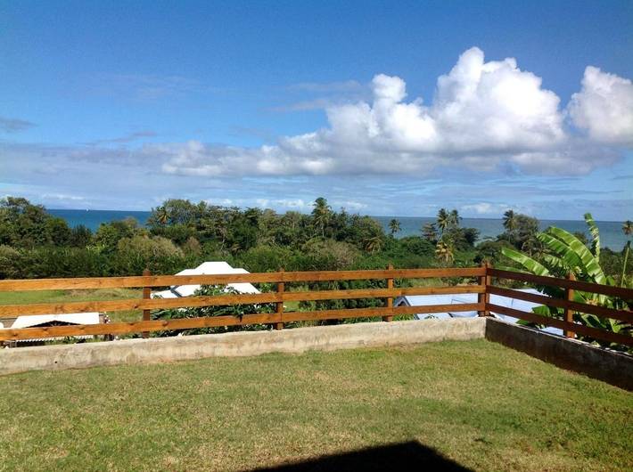 Gîte pour 3 personnes, avec jardin ainsi que terrasse et vue dans Plage de Cluny