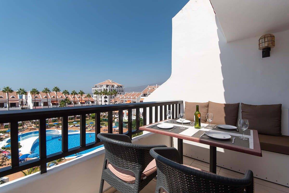 Appartement entier, Appartement de vacances pour 5 personnes avec piscine in Playa de las Américas, Arona