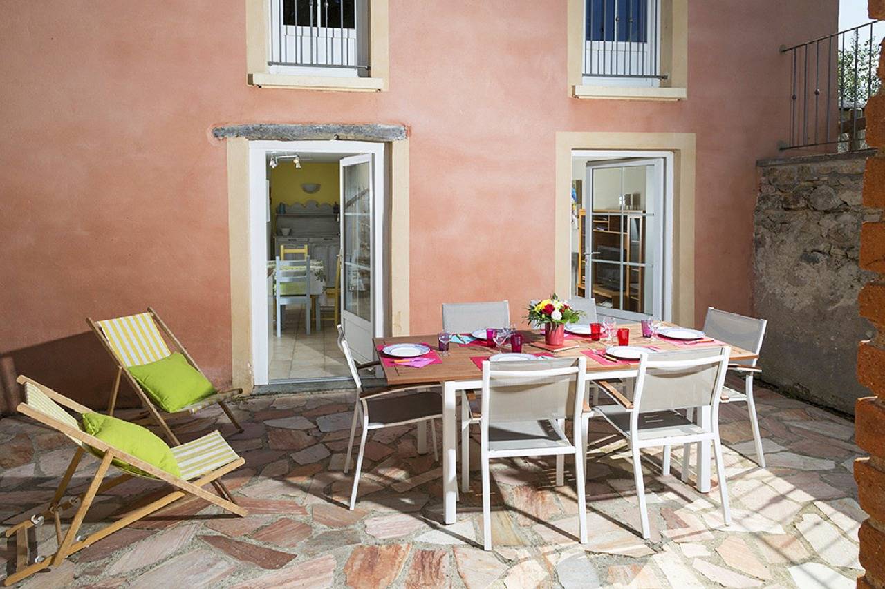 Casa de huéspedes para 6 personas con jardín in Le Perréon, Villefranche-sur-Saône region