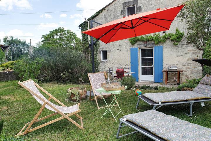 Gîte pour 5 personnes, avec Jardin à Taillant