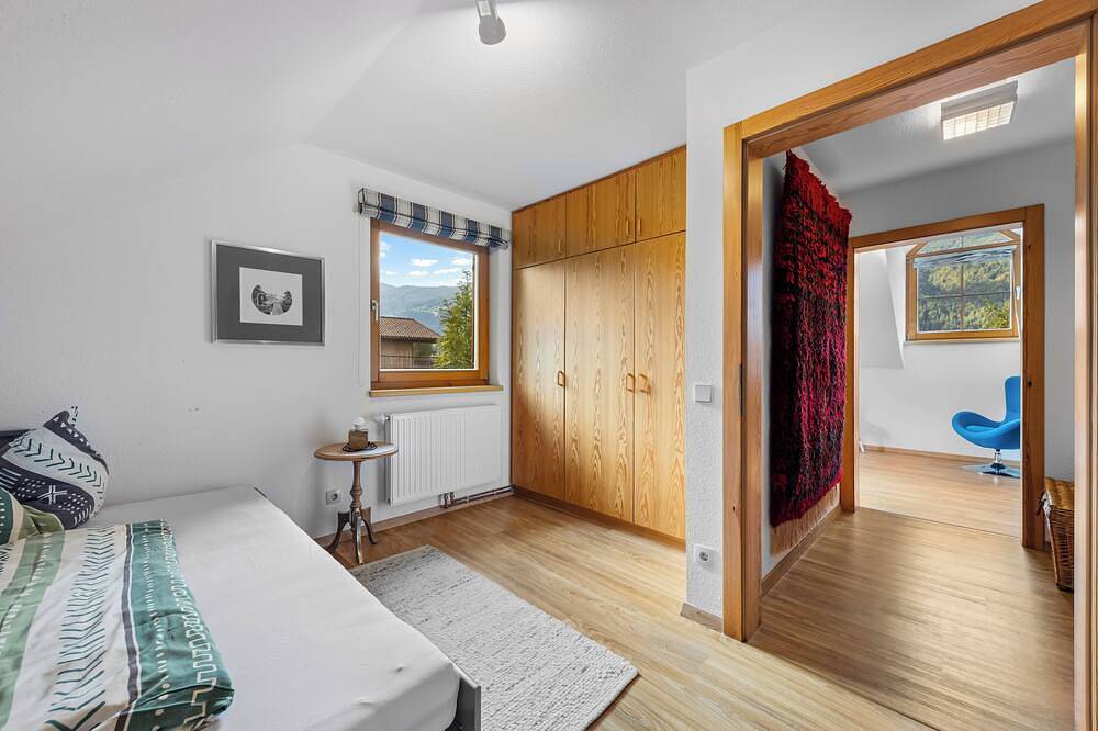 Private lake house Ossiachersee • Own bathing jetty - 4 bedrooms | 6 guests in Steindorf am Ossiacher See, Oberkärnten