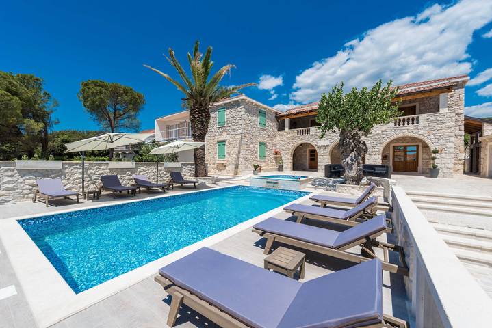 Villa für 12 Personen, mit Garten und Terrasse sowie Sauna, mit Haustier - 1