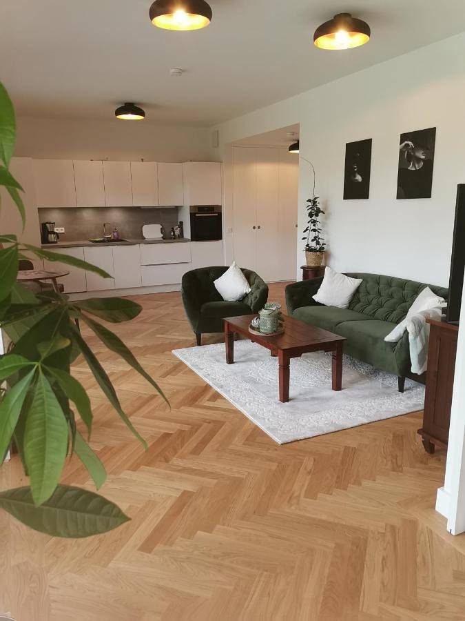 Ganze Wohnung, Exklusives Studioapartment - in traumhafter Lage direkt am Halensee in Berlin Grunewald, Berlin