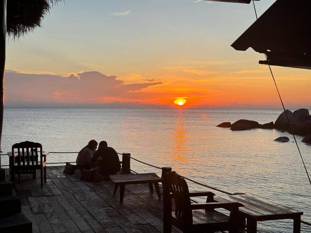 Char Bungalows in Sai Nuan Beach, Koh Tao