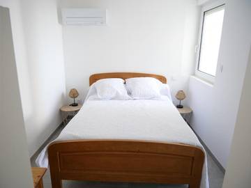 Gîte pour 7 personnes, avec vue sur le lac et jardin ainsi que vue et terrasse dans Port Gardian
