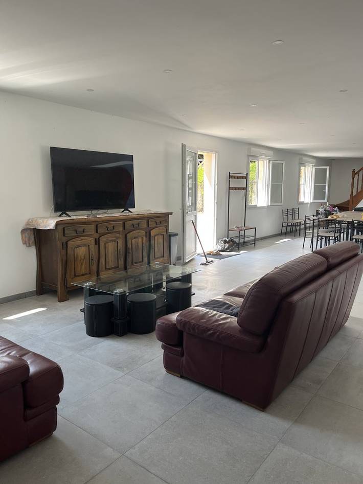 Gîte pour 14 personnes, avec jardin et terrasse, animaux acceptés à Favières - 4