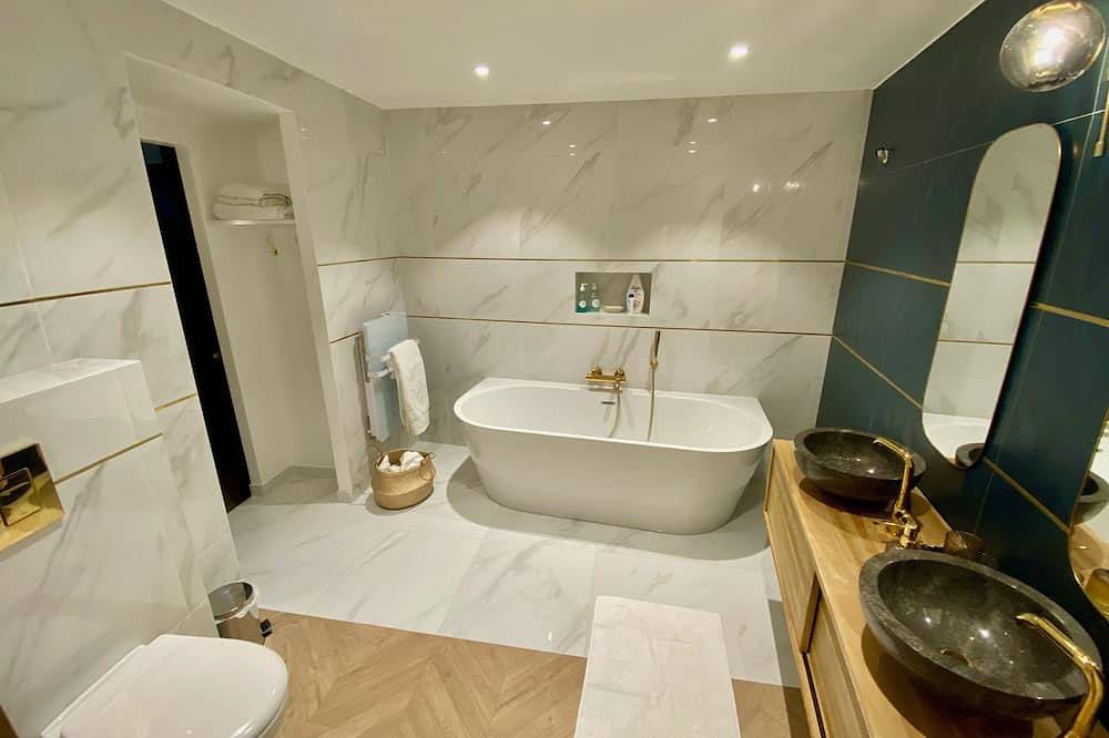 Appartement entier, Superbe appartement avec terrasse, parking gratuit puis tout Auxerre à pieds ! in Auxerre, Région d'Auxerre