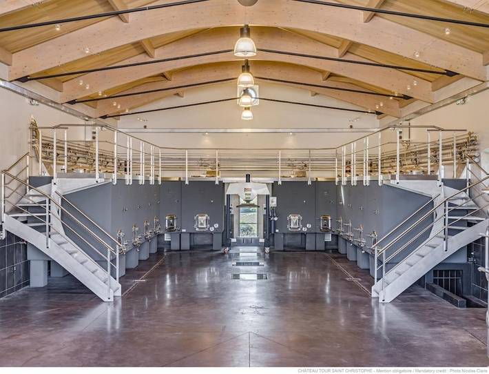 Gîte pour 6 personnes, avec vue ainsi que terrasse et jardin, animaux acceptés à Saint-Christophe-des-Bardes - 3