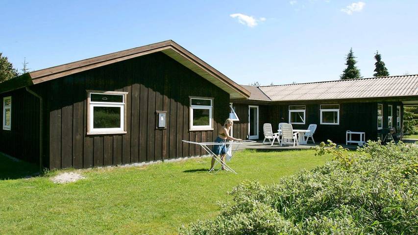 Ferienhaus für 13 Personen, mit Pool und Sauna sowie Terrasse und Whirlpool, mit Haustier in Jammerbugt