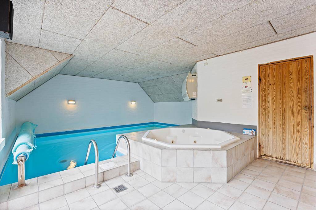 Holiday home for 10 people with pool and sauna in Jegum Ferieland in Jegum, Jegum Ferieland