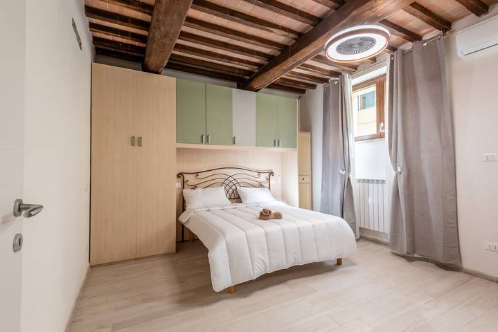 Geheel appartement, Appartement 'La Porta Del Palio' met privéterras, Wi-Fi en airconditioning in Siena, Provincie Siena