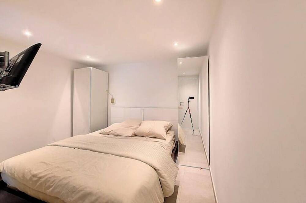 Quiet family villa with pool in Roquefort-les-Pins, Cannes region