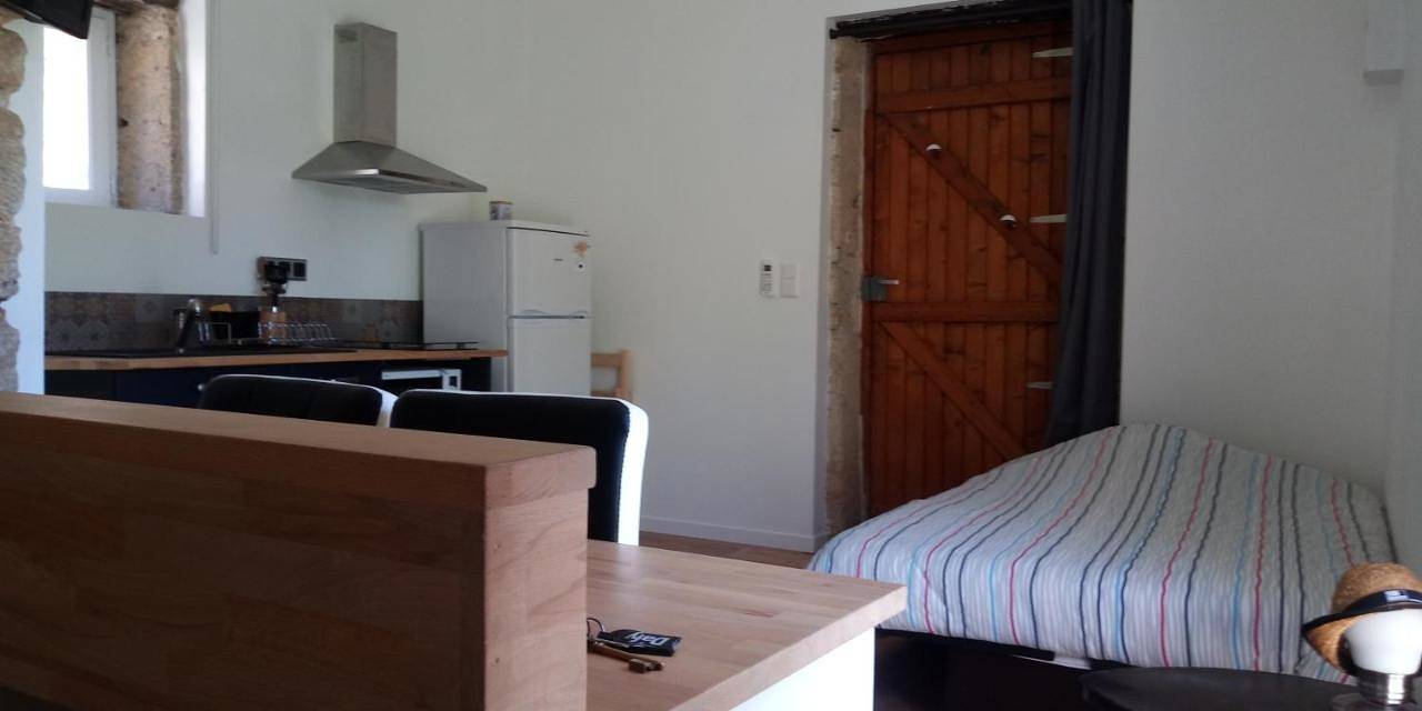 Appartement entier, One-Bedroom Apartment in Saint-Pierre-d'Aurillac, Région de Langon