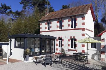 Location de vacances pour 4 personnes, avec terrasse et jardin dans Plage du Hôme