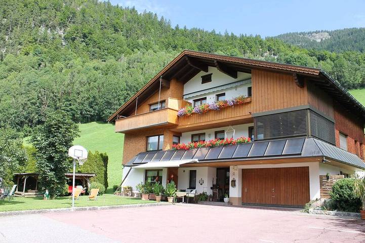 Vacation rental for 2 people, with yard and balcony in Au