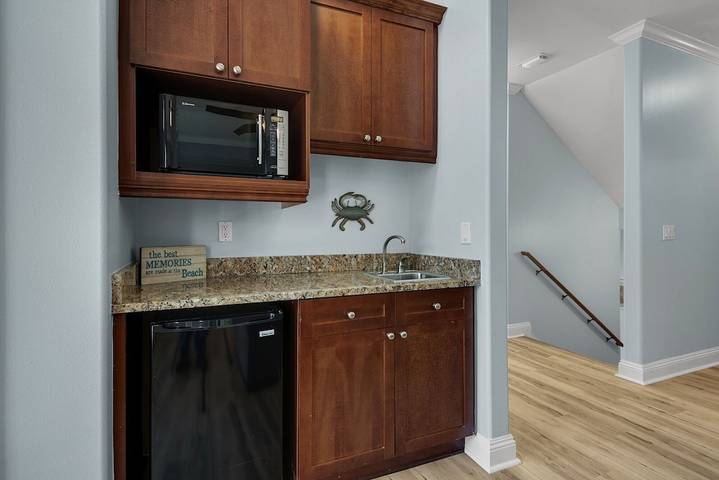 Vacation rental for 16 people, with balcony and hot tub as well as pool in Gulf Coast