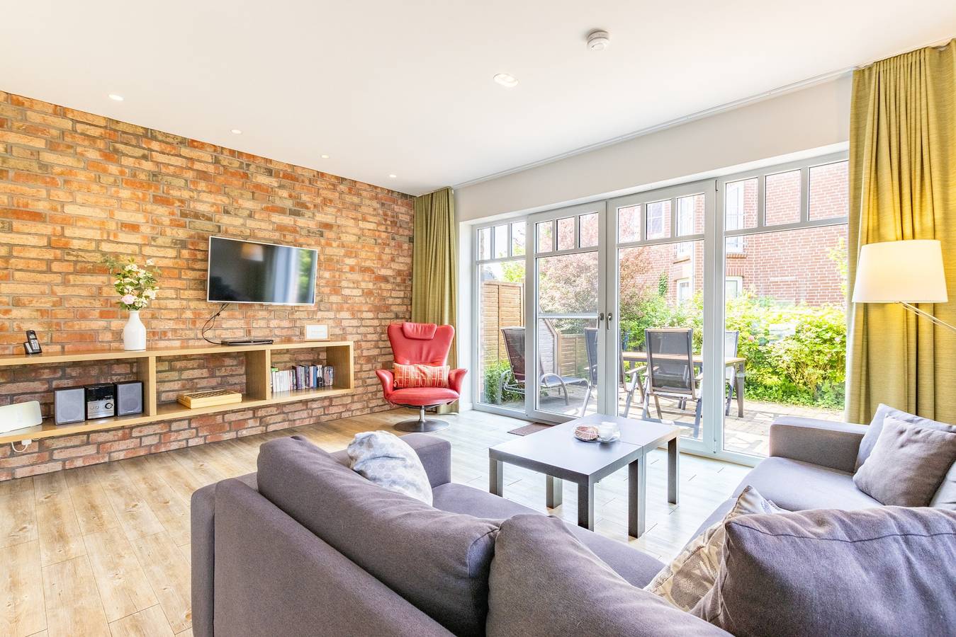 Ferienhaus „Huus Tjalk“ mit privater Terrasse, Garten und Wlan in Greetsiel, Krummhörn
