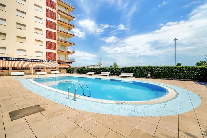 Apartamento de vacaciones para 5 personas, con balcón además de vistas y piscina - 1