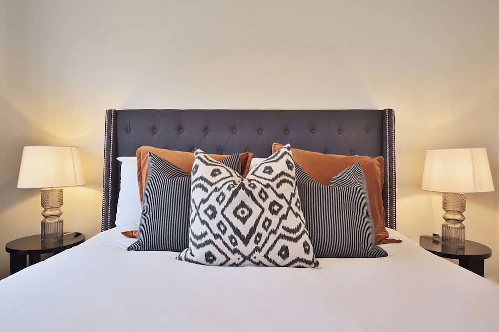 Large Home, Newly Renovated • Parking for 3 Cars • Walk to City Centre 1.4 miles in Hereford, Herefordshire
