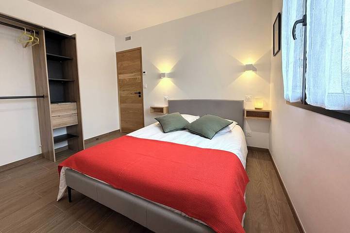Villa Dyane, air-conditioned house with terrace and swimming pool. in Salavas, Ardèche