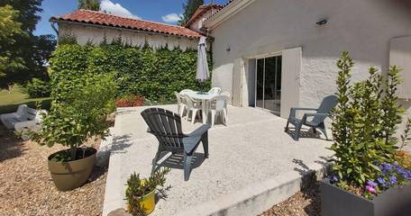 Gîte pour 6 personnes, avec jardin à Aubeterre-sur-Dronne