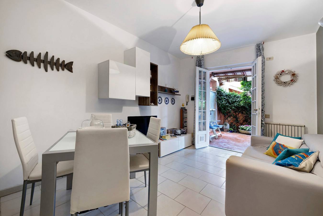Apartamento entero, Apartamento 'Loano Relax' con terraza privada y jardín privado in Loano, Riviera di Ponente