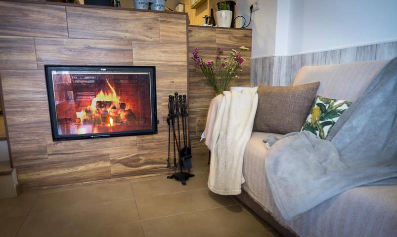 Gîte pour 5 personnes, avec terrasse et piscine à Segura de León