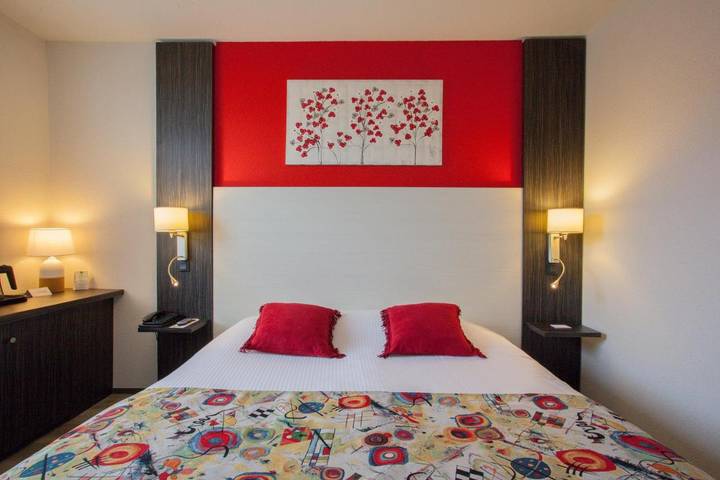 Hôtel pour 2 personnes, avec Terrasse et Jardin ainsi que Piscine et Vue à Malafretaz