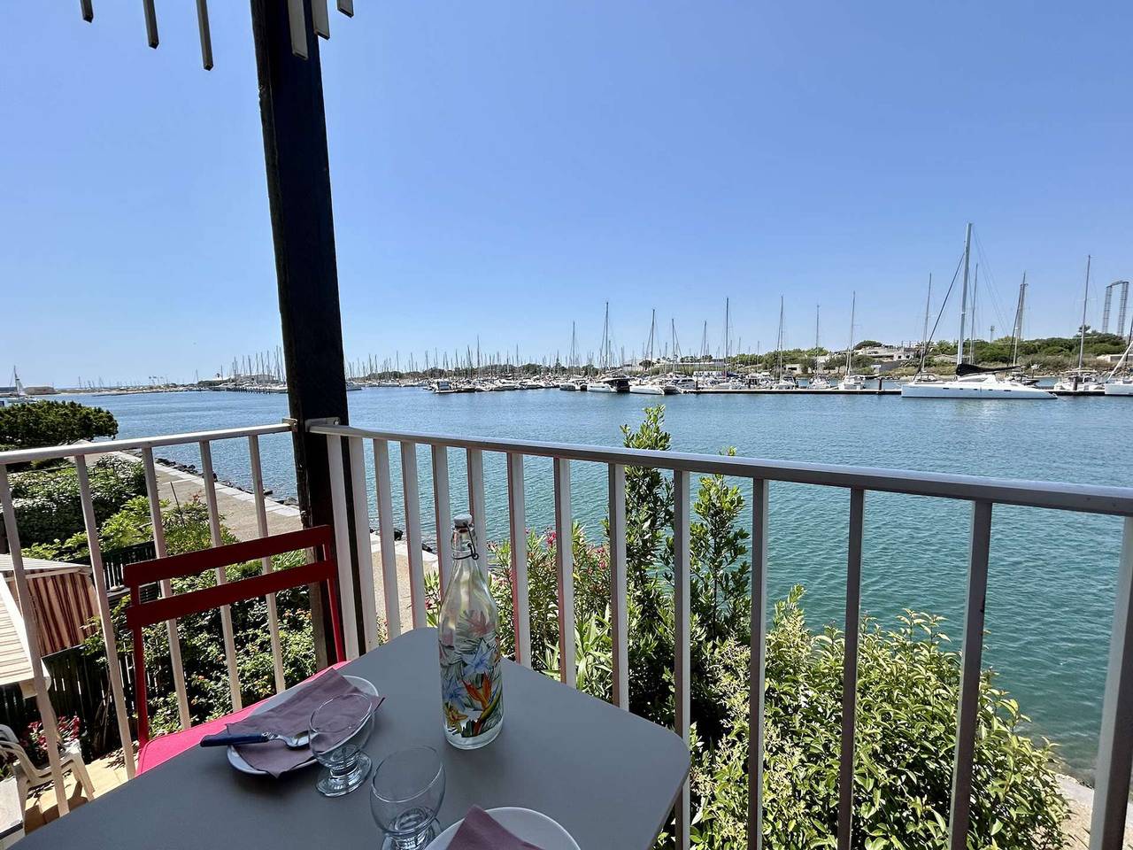 Appartement entier, Appartement T2 rénové, 4 couchages, vue port, Cap d'Agde in Cap d'Agde, Agde