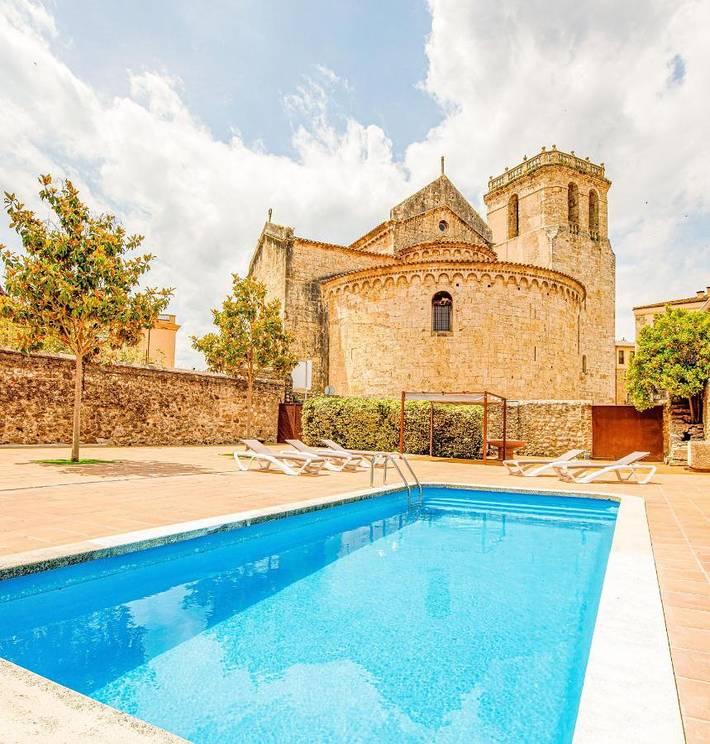 Gîte pour 5 personnes, avec piscine et vue ainsi que terrasse et jardin à Besalú - 2