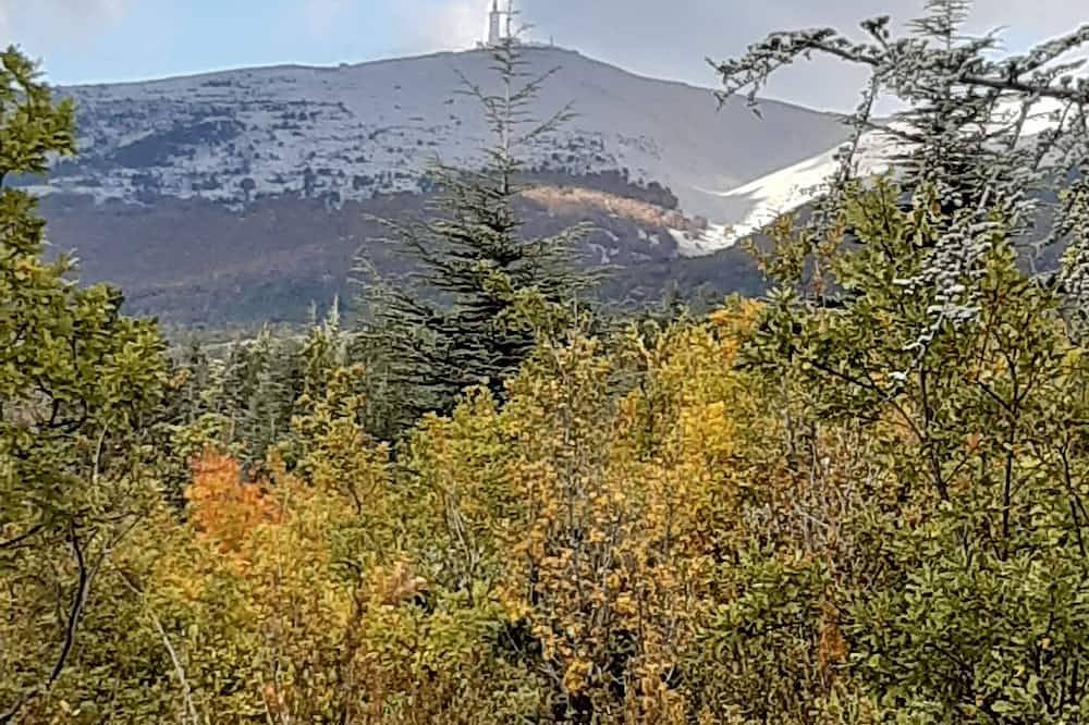 Chalet midden in de natuur op 2,5 km van Bedoin in Bédoin, Parc naturel régional du Mont-Ventoux