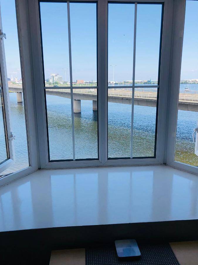 Entire apartment, Apartment with Lake View in Cardiff Bay, Cardiff
