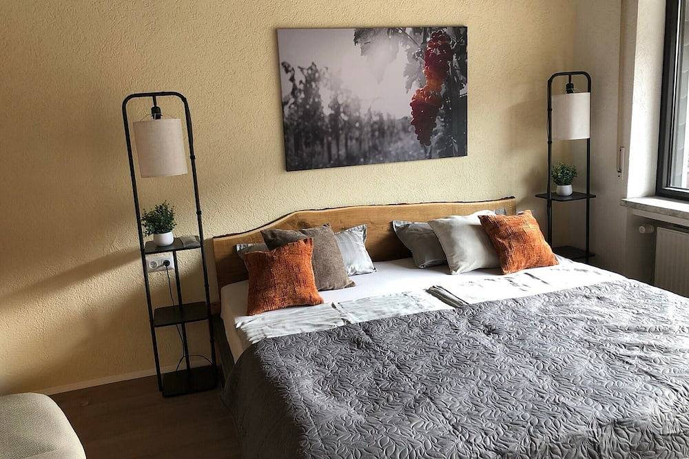 Ganze Wohnung, Zimmer 4D, 2. Og Mosellücke Angelina, mit Gemeinschaftsgarten, Balkon und Wlan in Klotten, Cochem-Zell