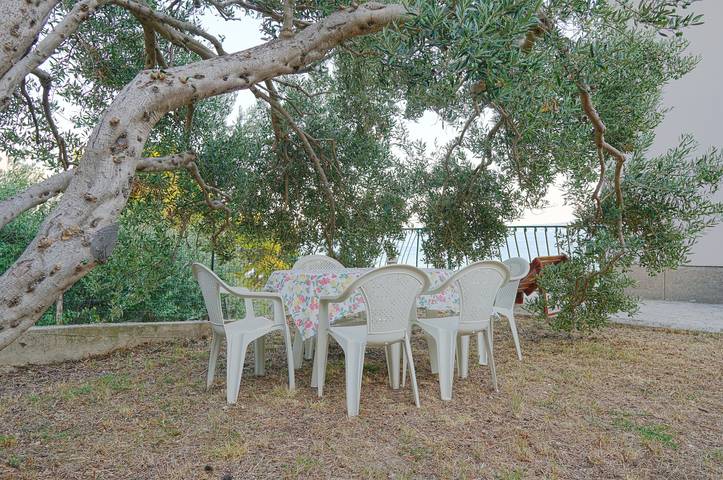 Apartament wakacyjny dla 5 osób, z balkon/ taras w Marusici