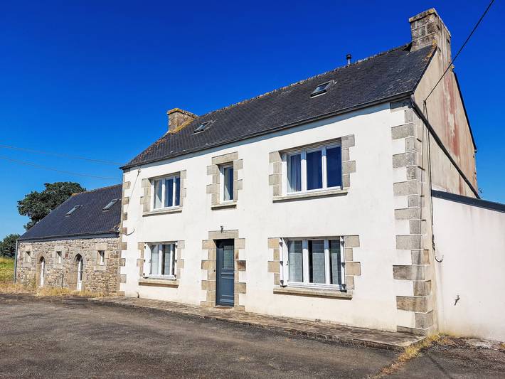 Location de vacances pour 6 personnes, avec terrasse et jardin à Plouégat-Moysan