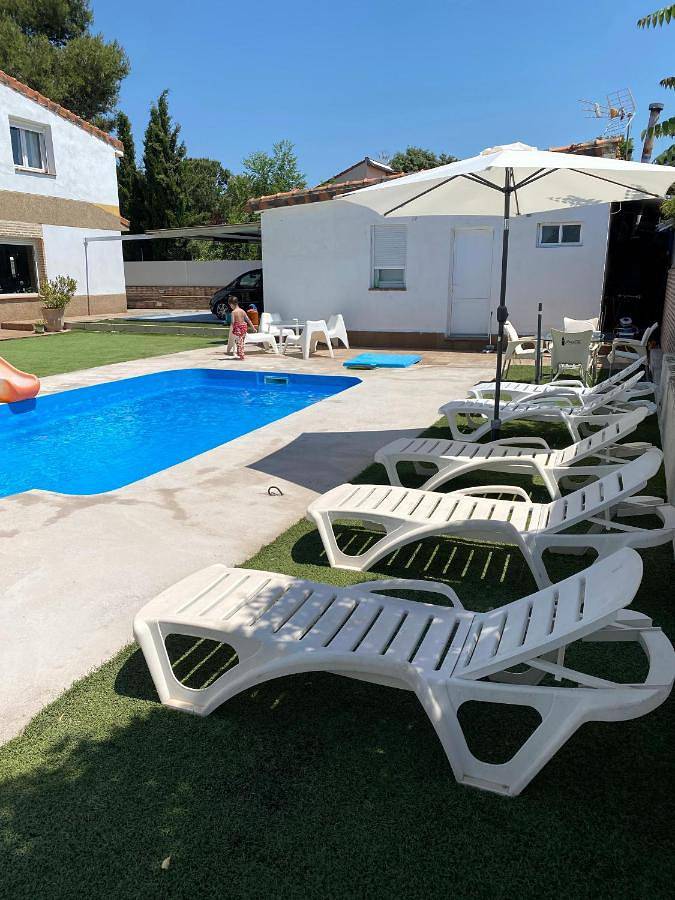 Apartamento de vacaciones para 4 personas, con vistas además de piscina y jardín en La Alcarria - 2