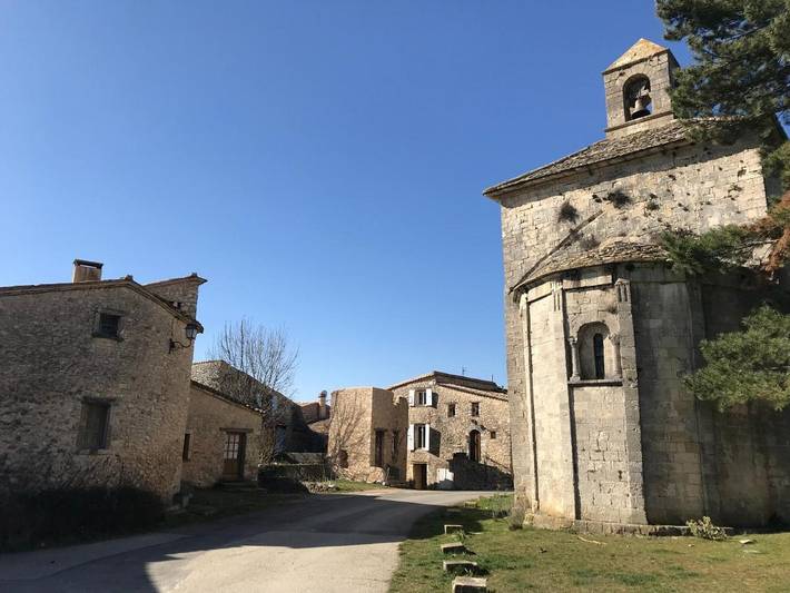 Location de vacances pour 5 personnes, avec terrasse et vue à Saint-Trinit - 2