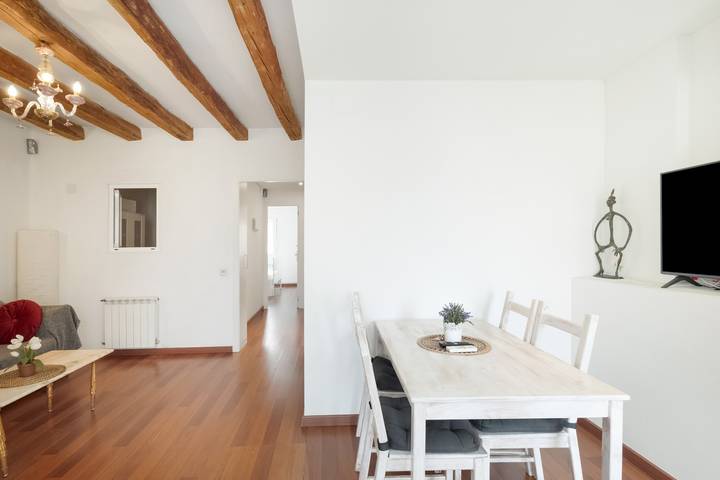 Gîte pour 5 personnes, avec balcon dans Bages - 2