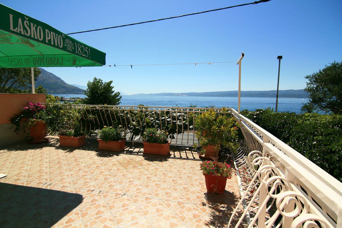 Ganze Wohnung, 1-Zimmer-Ferienwohnung am Strand Duce, Omis A-5275-a in Dugi Rat, Omis-Riviera