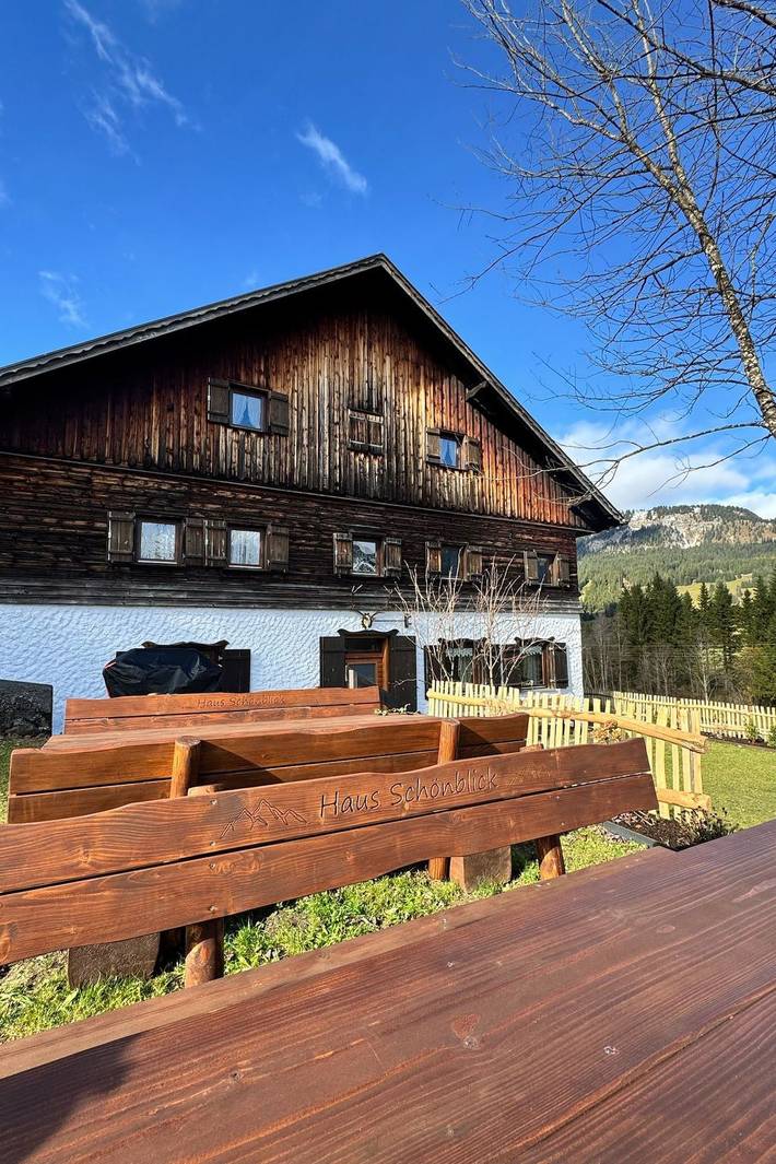 Chalet für 24 Personen, mit Terrasse und Garten in Tannheim (Tirol)