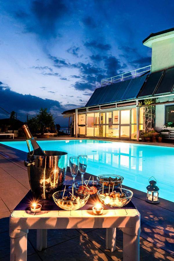 Casa vacanza per 7 persone, con Balcone e Idromassaggio nonché Terrazza e Giardino ad Agropoli