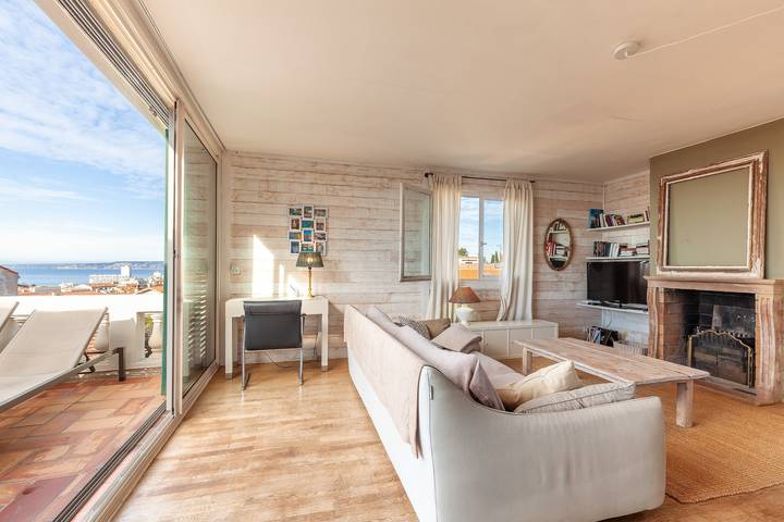 Appartamento intero, Appartamento Roucas Blanc: vista mare e Notre Dame de la Garde, terrazza e aria condizionata in Marsiglia, Marseille e dintorni