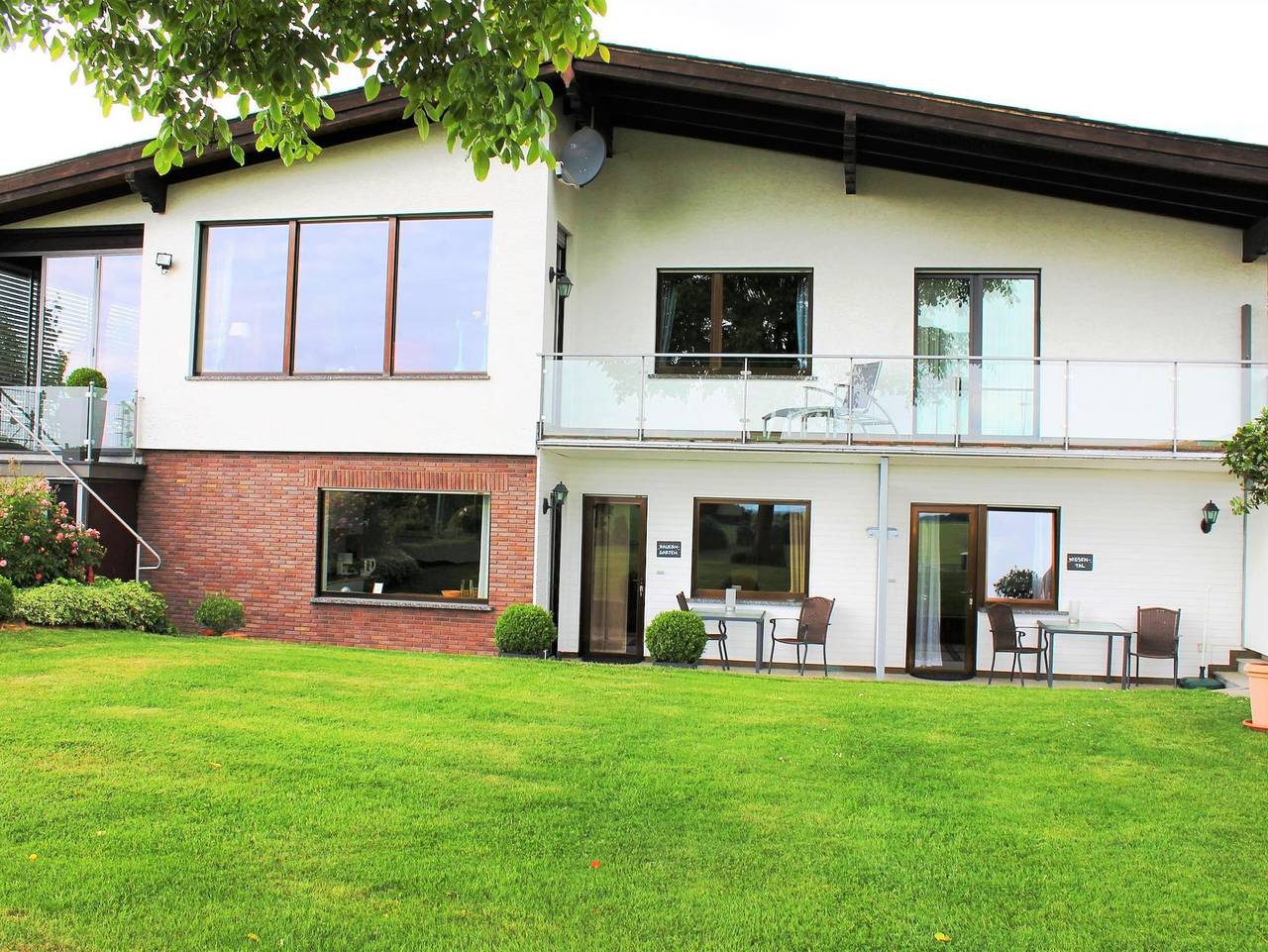 Ganze Ferienwohnung, Ferienwohnungen Eifelblick - 2-Bettwohnung App. Bauerngarten Ii in Lutzerath, Cochem-Zell